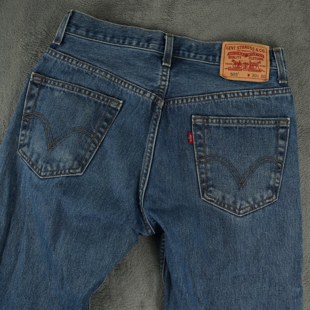Levi's 505 Jeans Mens 30x30 Blue Medium Wash Regular Fit Denim Straight Leg Y2K - Picture 3 of 11